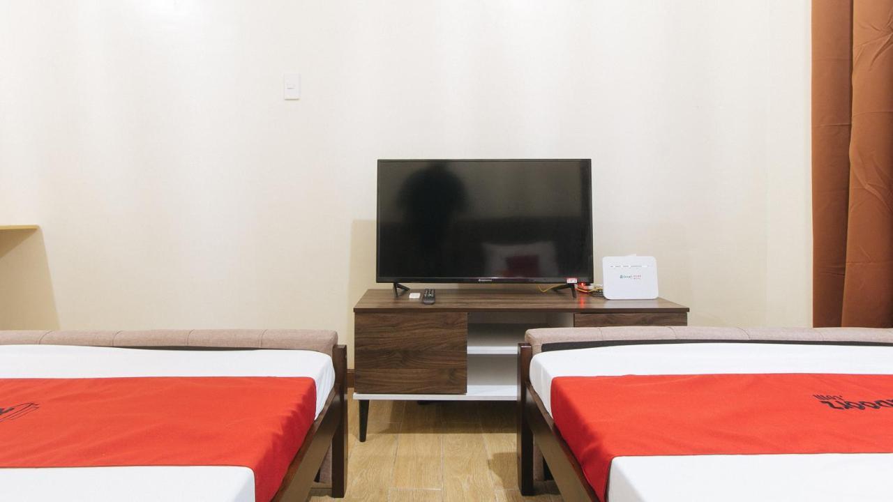 Reddoorz Plus @ Cuarto Verde Staycation ลาสปิญยาส ภายนอก รูปภาพ